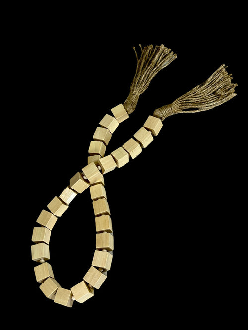 collar decorativo pepas y borlas  90cm