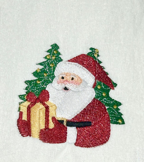 Toalla navideña blanca de santa con árbol mediana 500gm 1metrox50