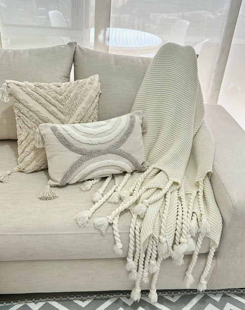 Manta fraza tejida beige  lazos 127x152 cm